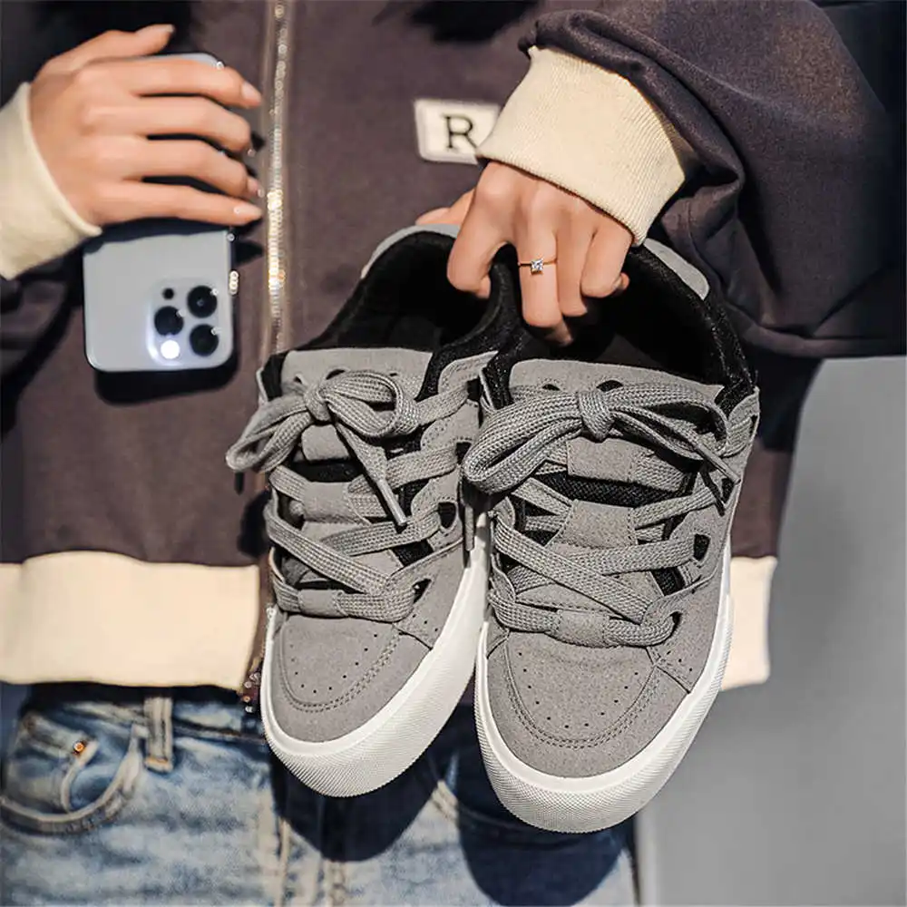 Con cordones, zapatos escolare - Tech Accessories Wholesale reseña y precio