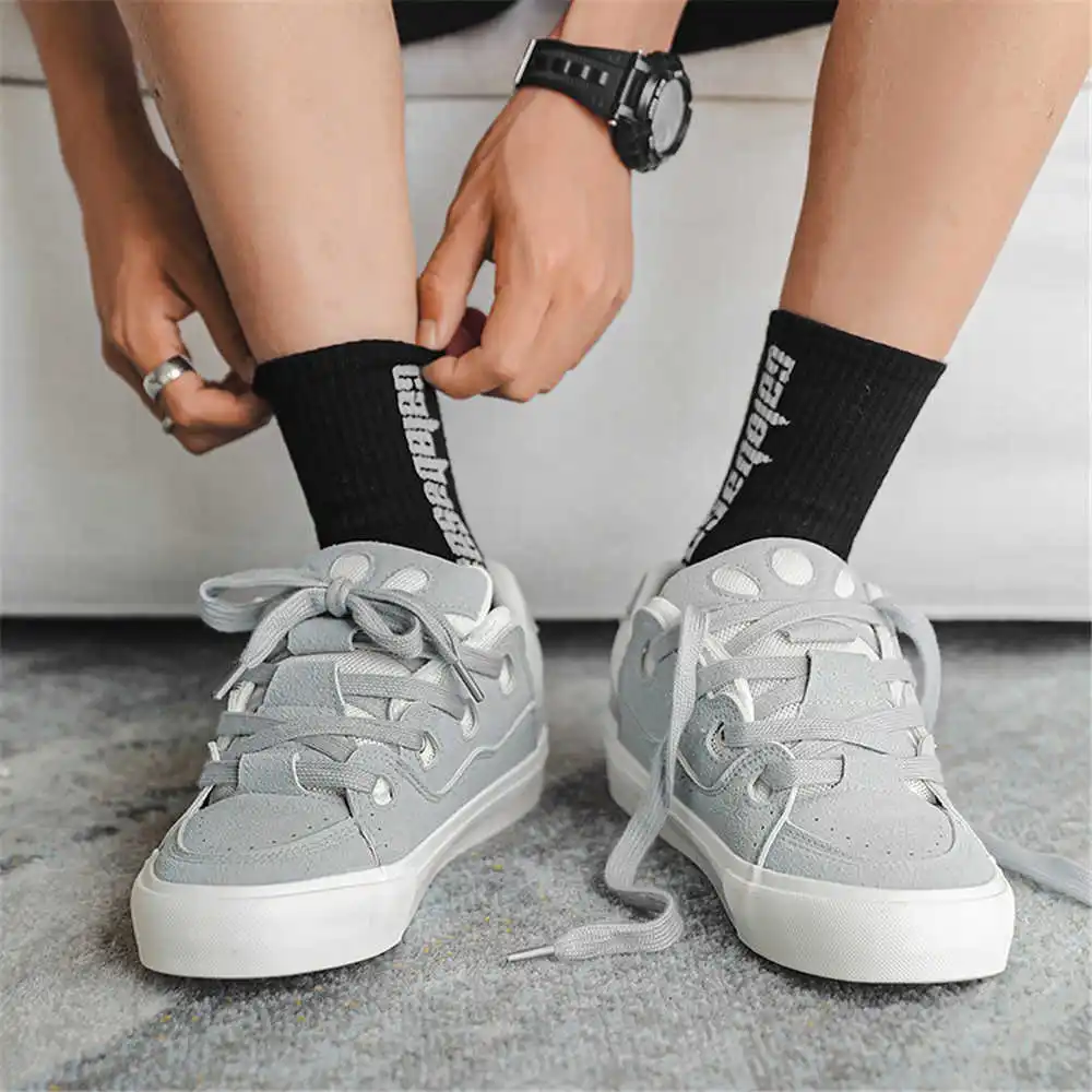 Con cordones, zapatos escolare - Tech Accessories Wholesale reseña y precio