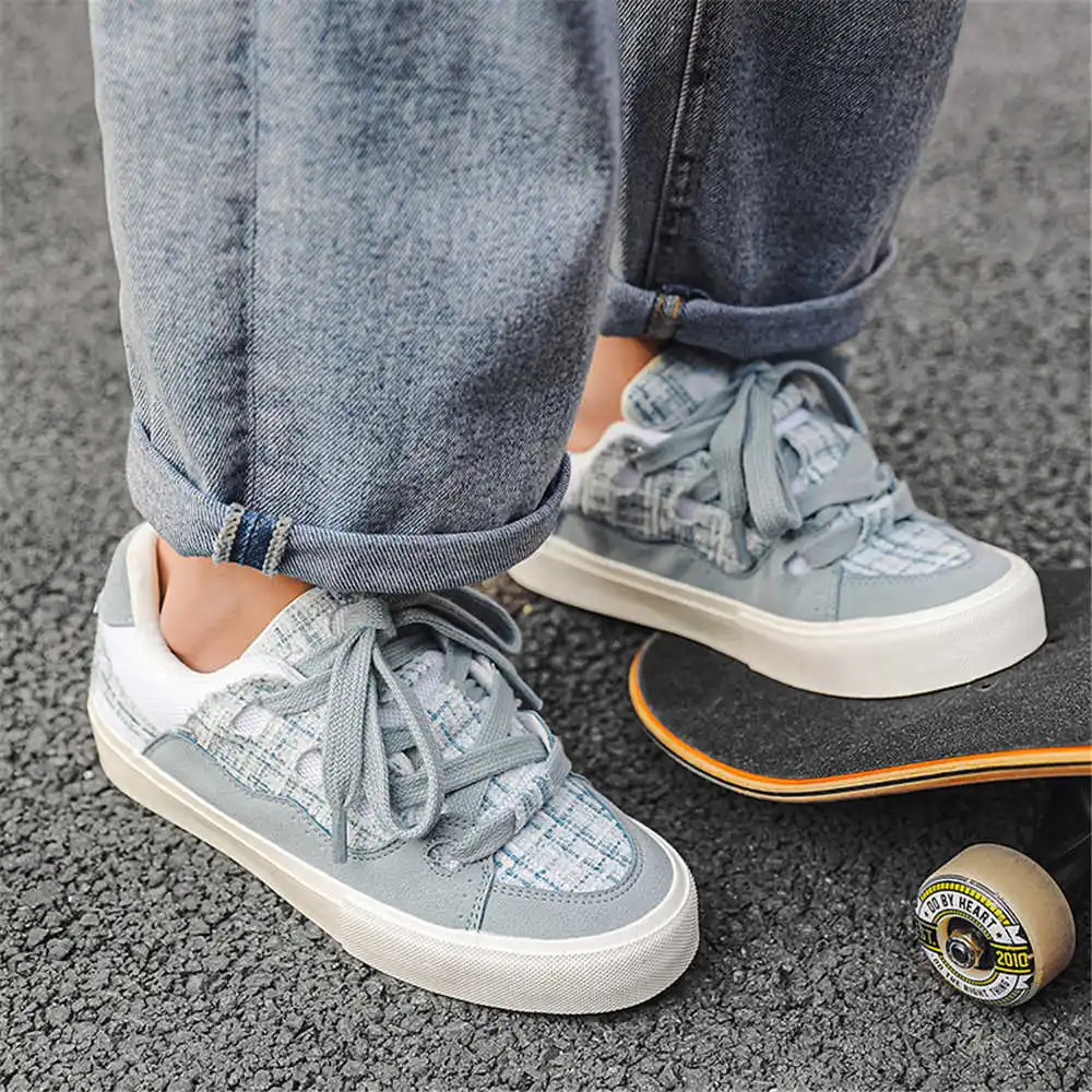 Con cordones, zapatos escolare - Tech Accessories Wholesale reseña y precio